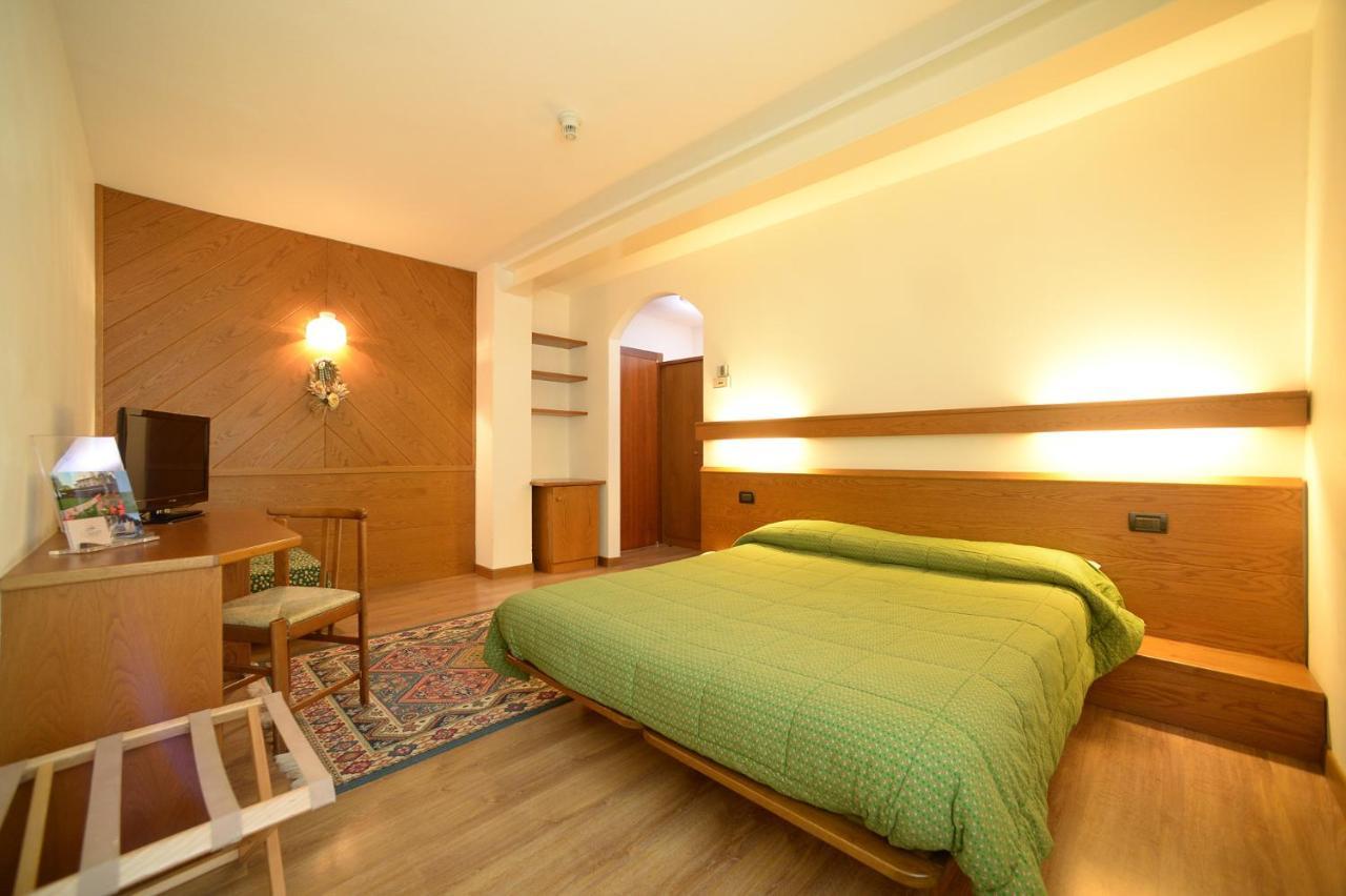 לביקו טרמה Hotel Compet מראה חיצוני תמונה